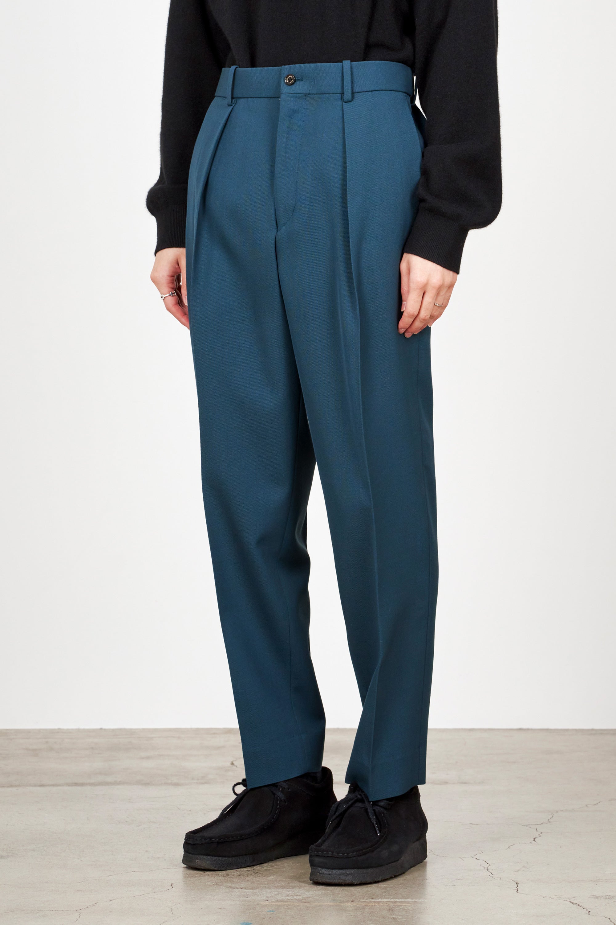 新品】markaware オーガニックウールトロピカルペグトップトラウザーズ