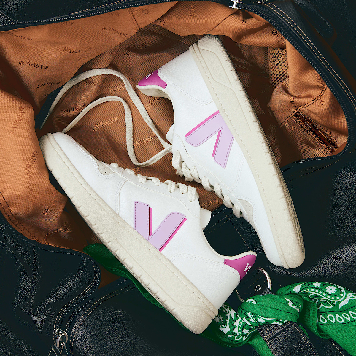 V-10 CWL WHITE ORCHID ULTRAVIOLET | VEJA