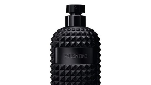 ヴァレンティノのメンズフレグランスに漆黒の限定版が登場。 | Vogue Japan
