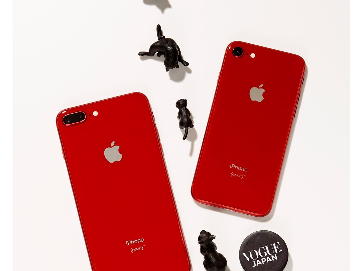 IPhone 8とIPhone 8 Plusの、レッド。 | Vogue Japan