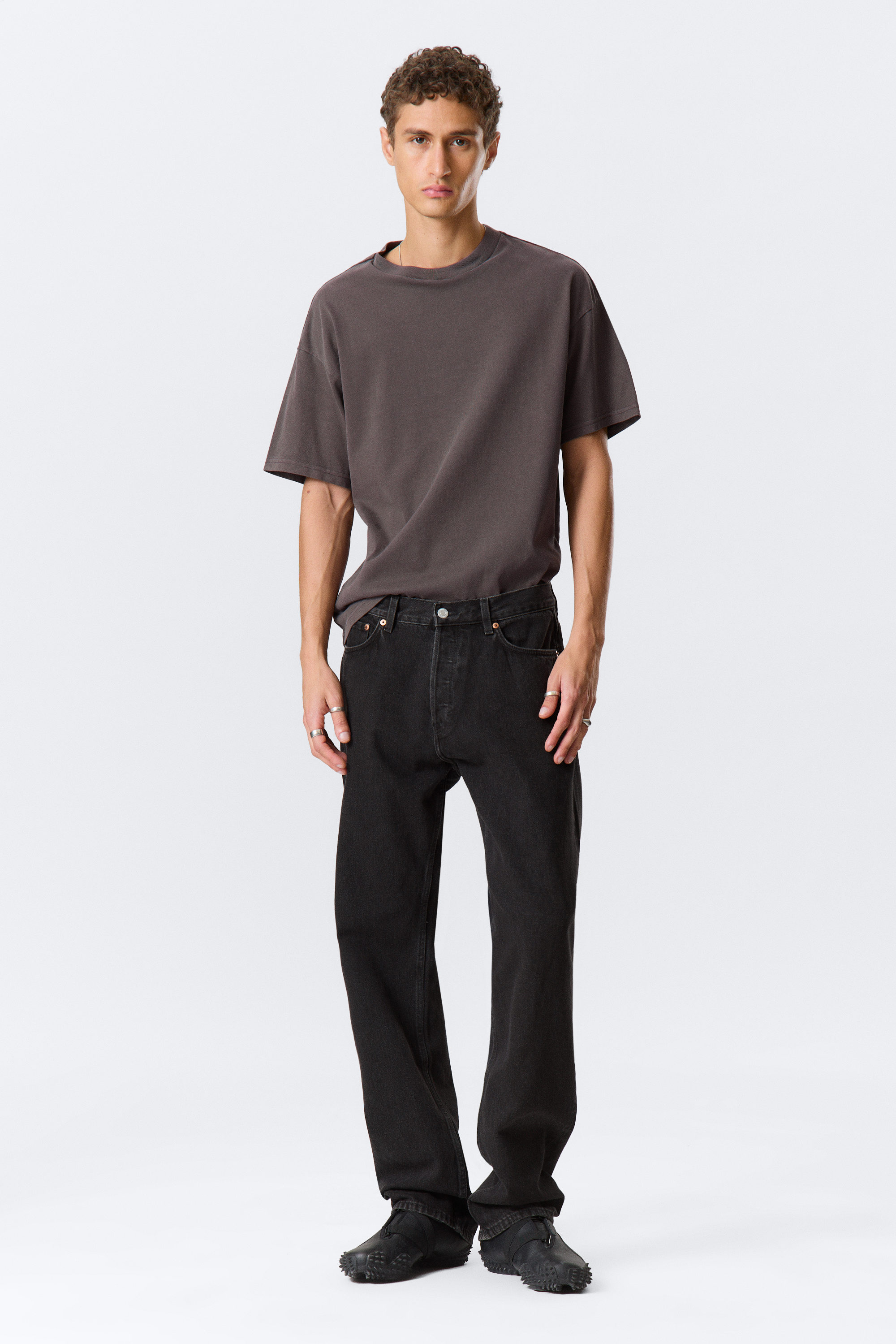 space mid rise relaxed straight leg jeans - Tuned Black - Black