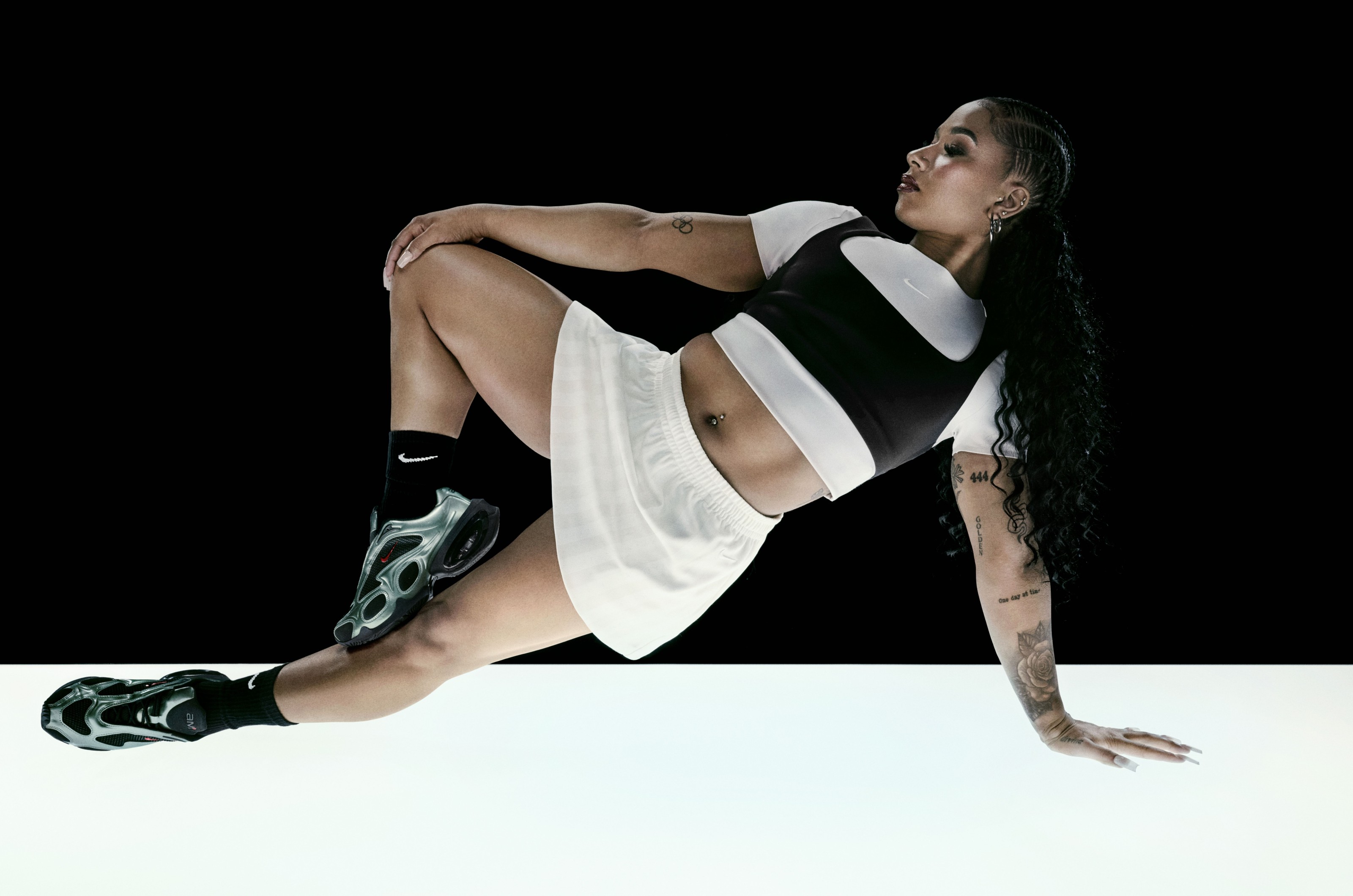 スタイルとイノベーションが融合したNikeの新たな女性用スニーカー