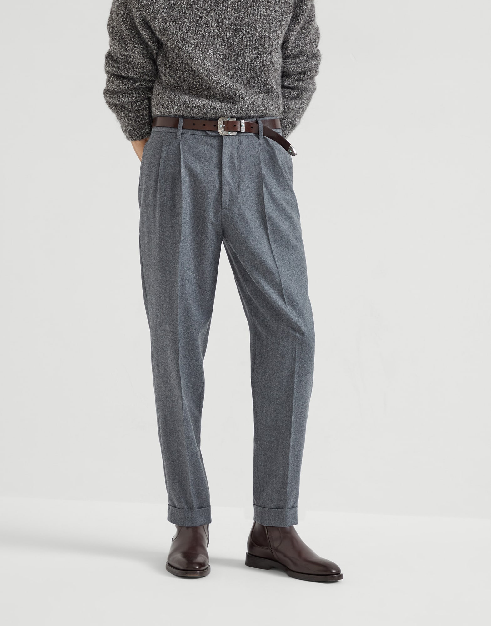 Leisure fit trousers with double pleats for Man in Medium Grey