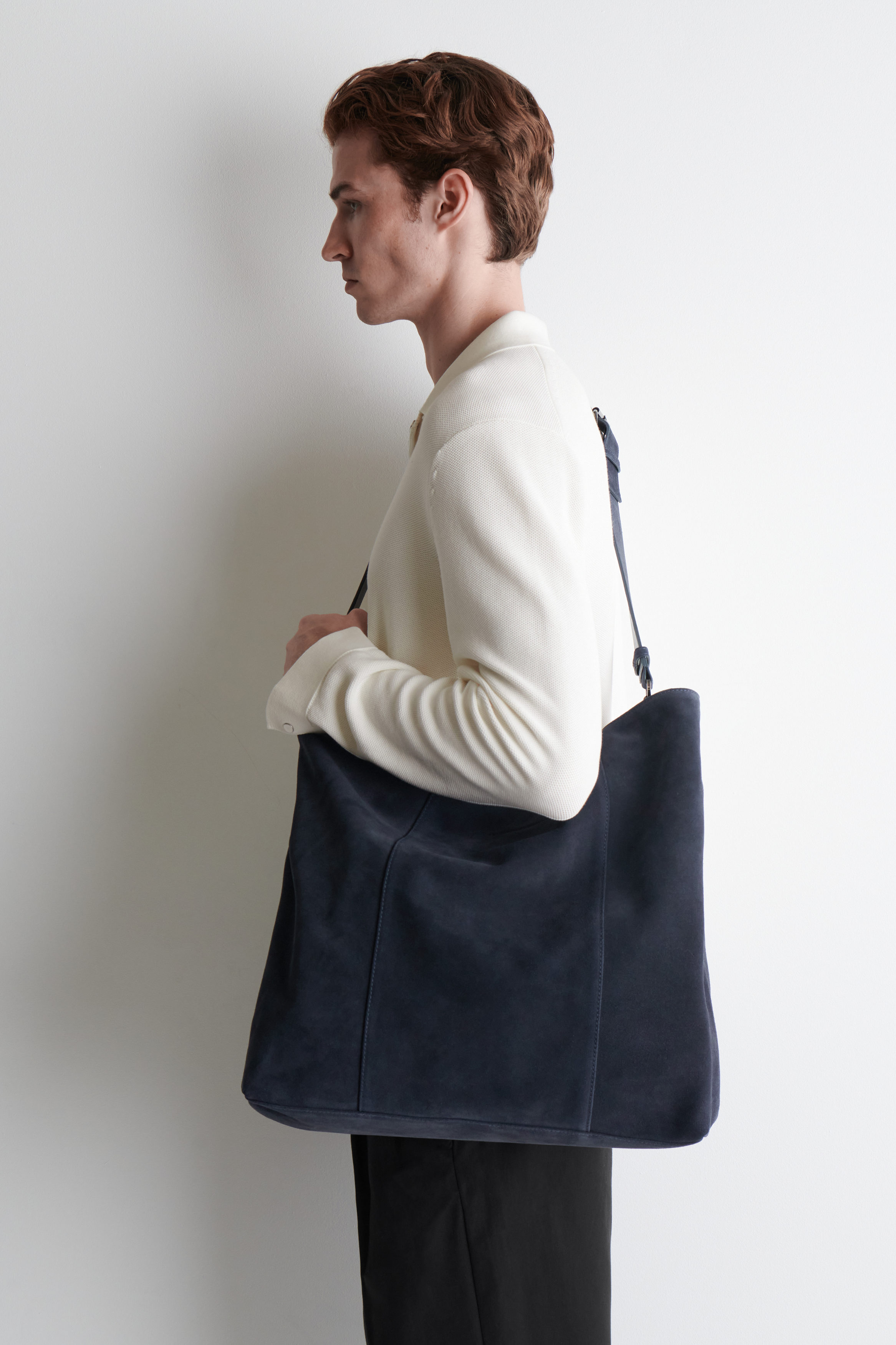 CONVERTIBLE TOTE BAG - SUEDE - NAVY | COS US
