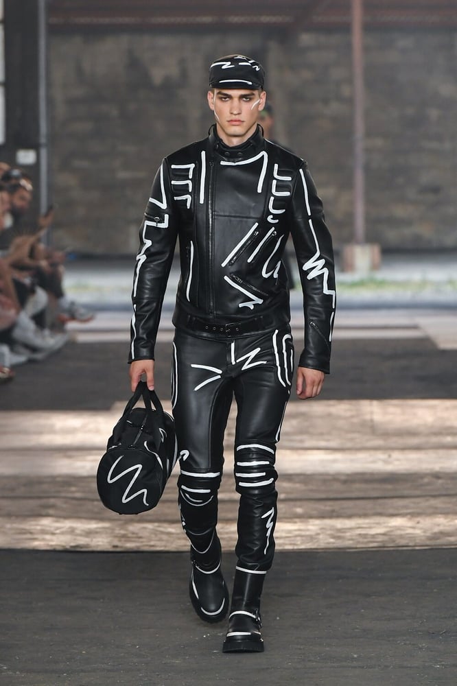 Moschino revives the arty and rebellious spirit of the '80s in