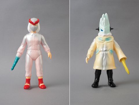 アンダーカバー発のニューヒーロー、アンダーマンがソフビ人形となって