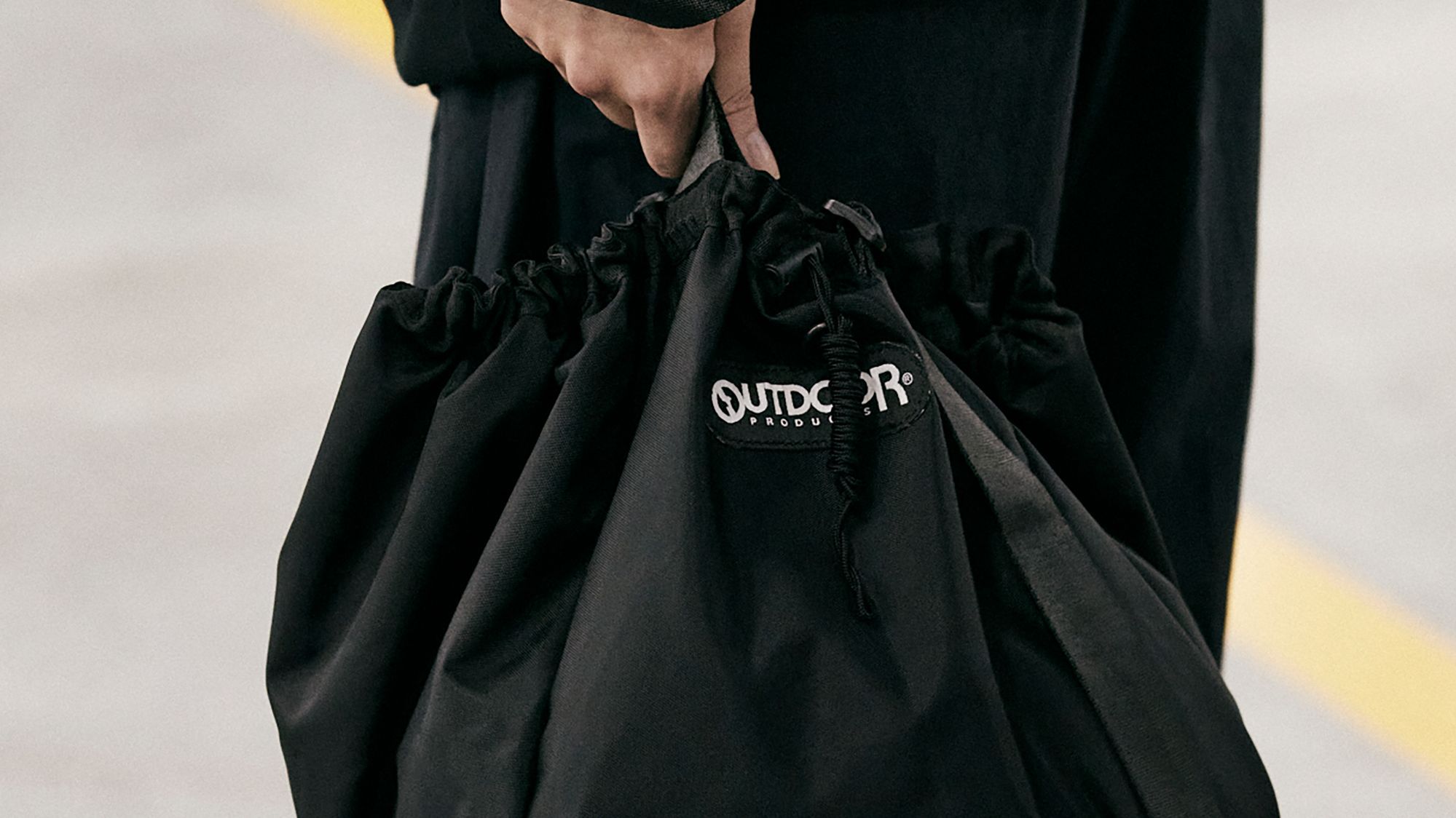 N.ハリウッドとOUTDOOR PRODUCTSがコラボ──“普通じゃない普通”の