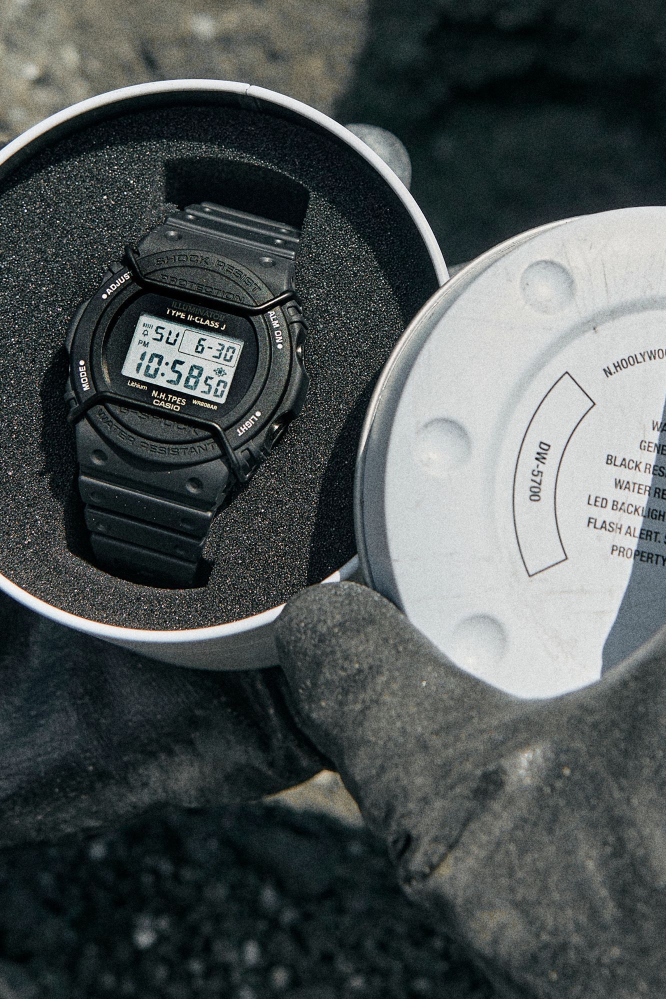 N.ハリウッドとG-SHOCKのコラボ第10弾は、初期のラウンドフェイス
