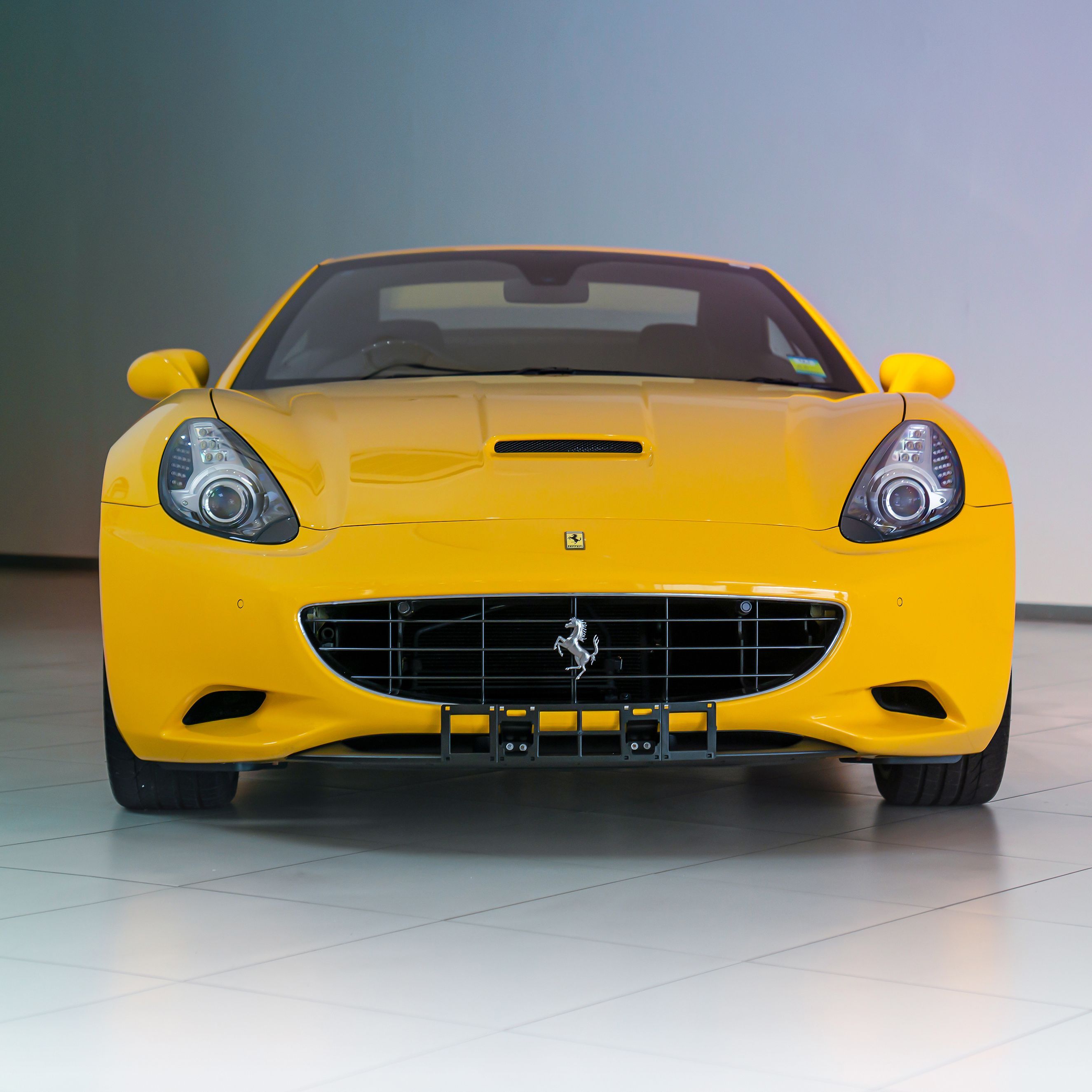 ferrari-california-1.jpg