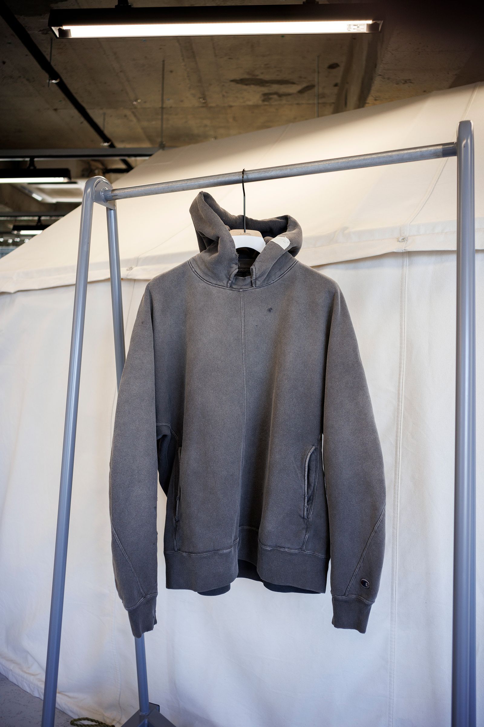 チャンピオンとN.HOOLYWOOD、New Manualのトリプルコラボ誕生。尾花