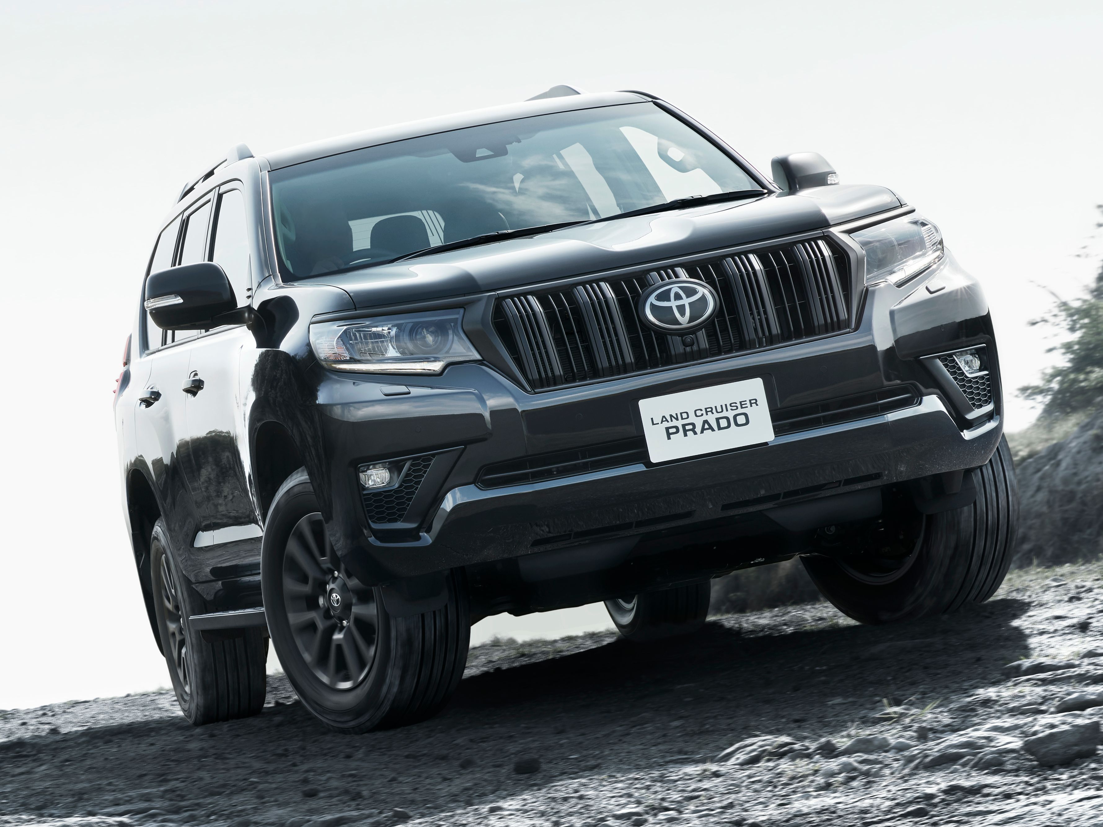 toyota-landcruiserprado-black-