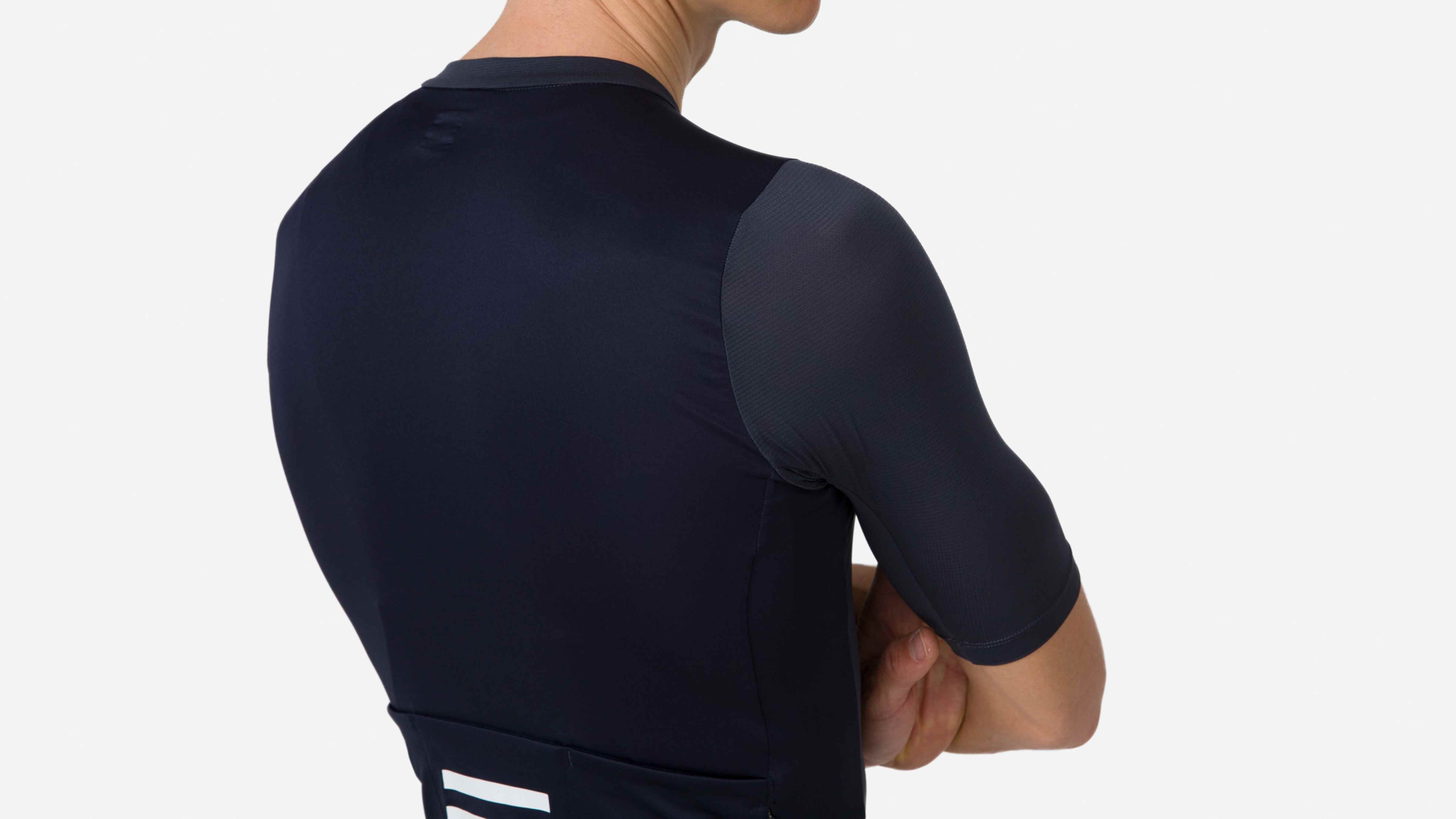 BEY01XX_Mens-Pro-Team-Training