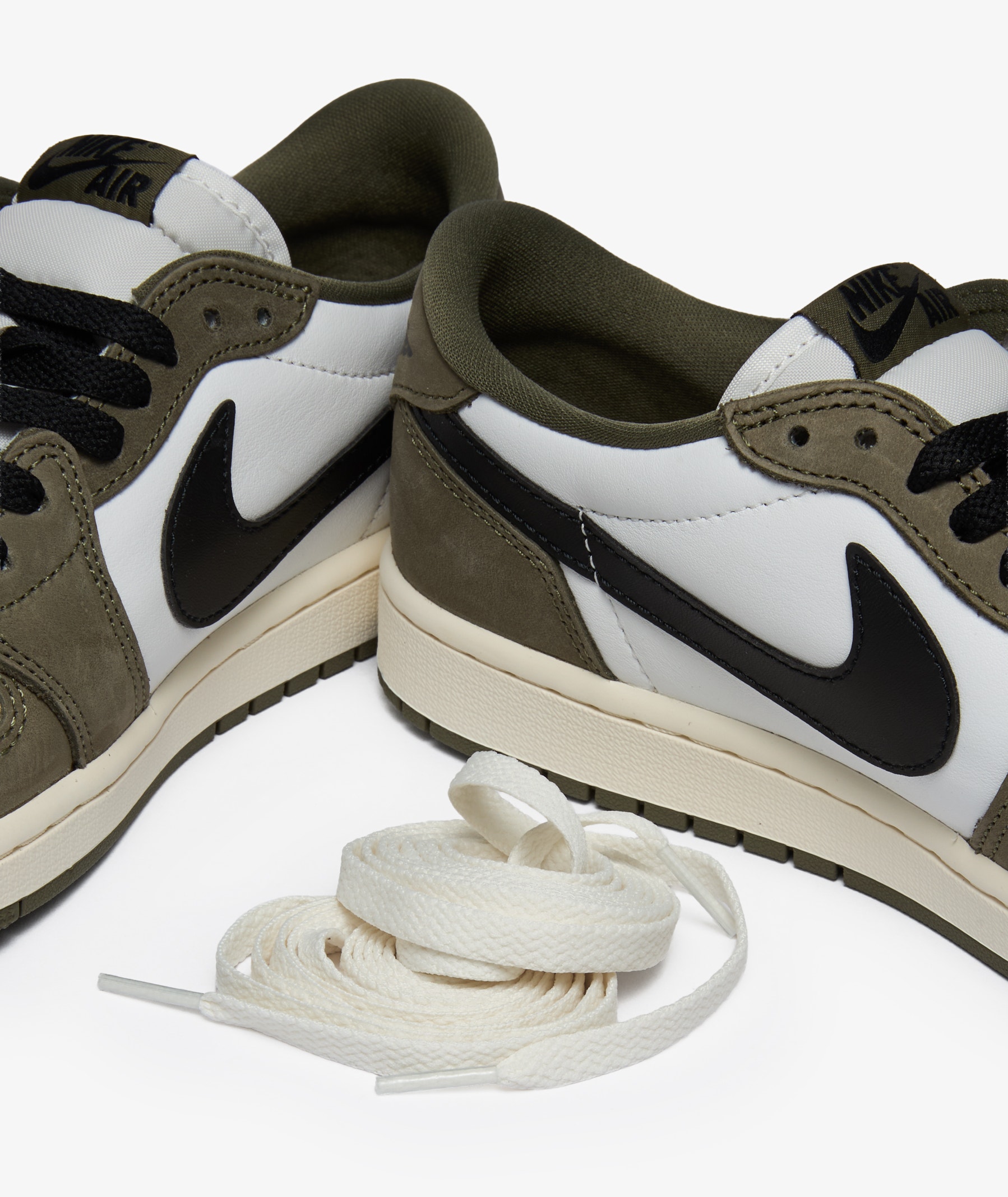 Jordan Air Jordan 1 Retro Low OG | HQ6998-200 | SVD USA