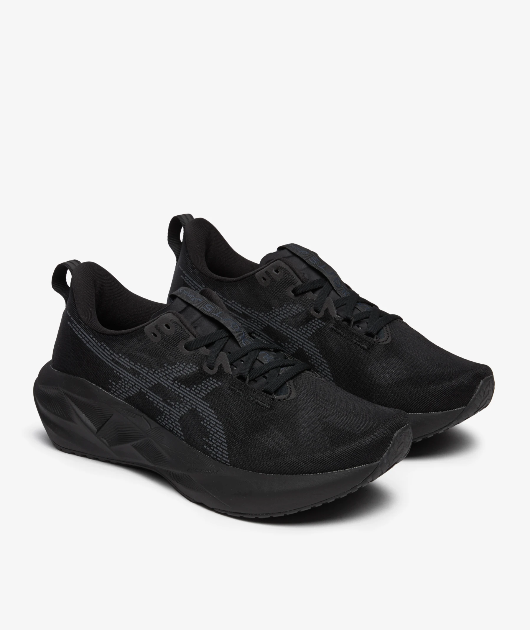 Asics Novablast 5 in Black | SVD