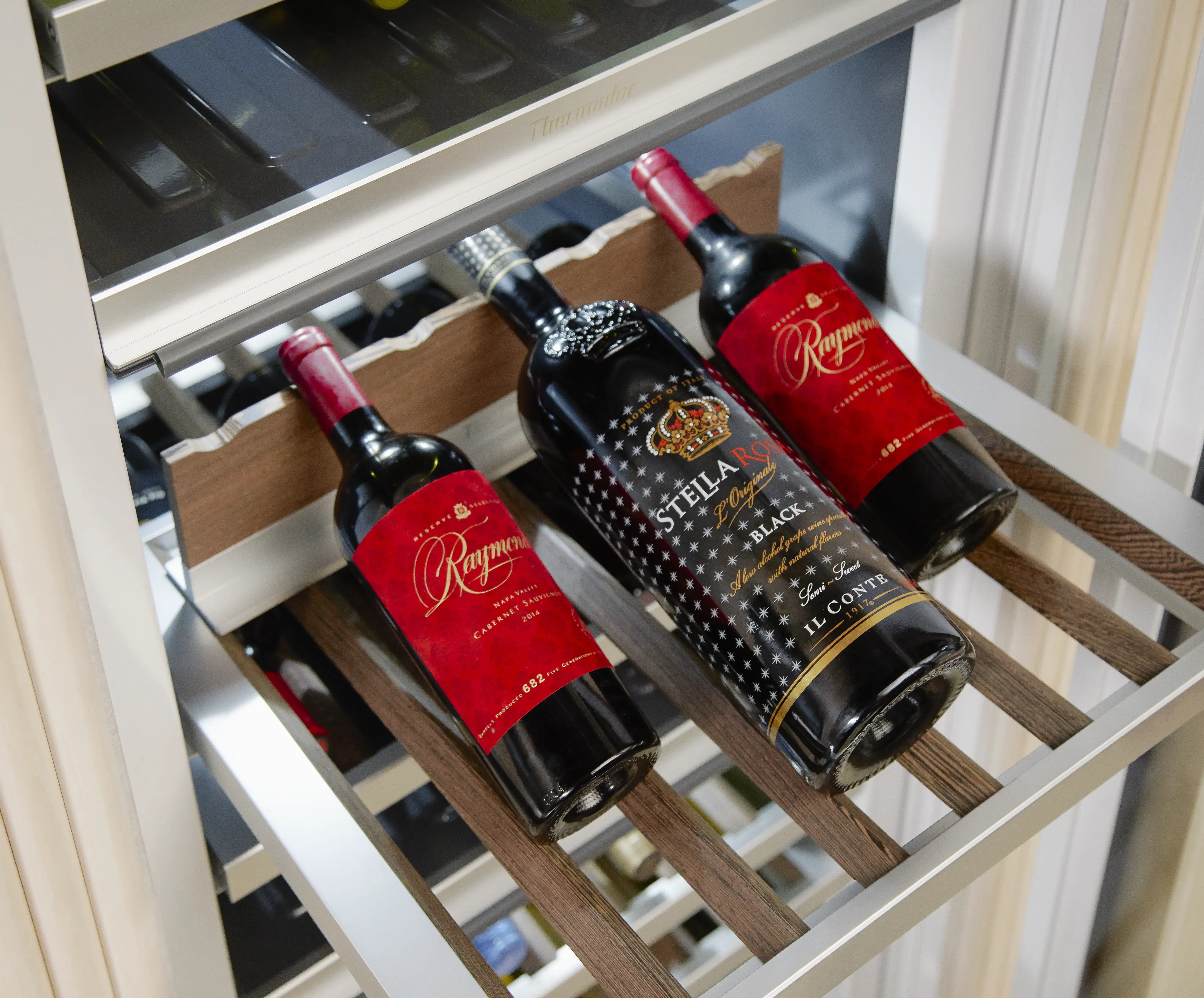 T24IW905SP Built-in wine cooler | THERMADOR CA