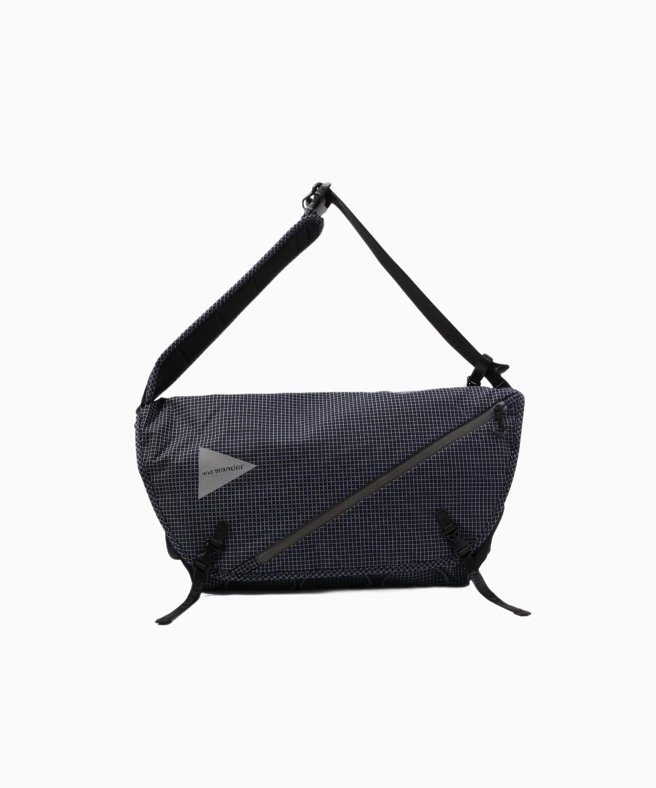 ocean rip messenger bag | and wander（アンドワンダー） ｜【公式