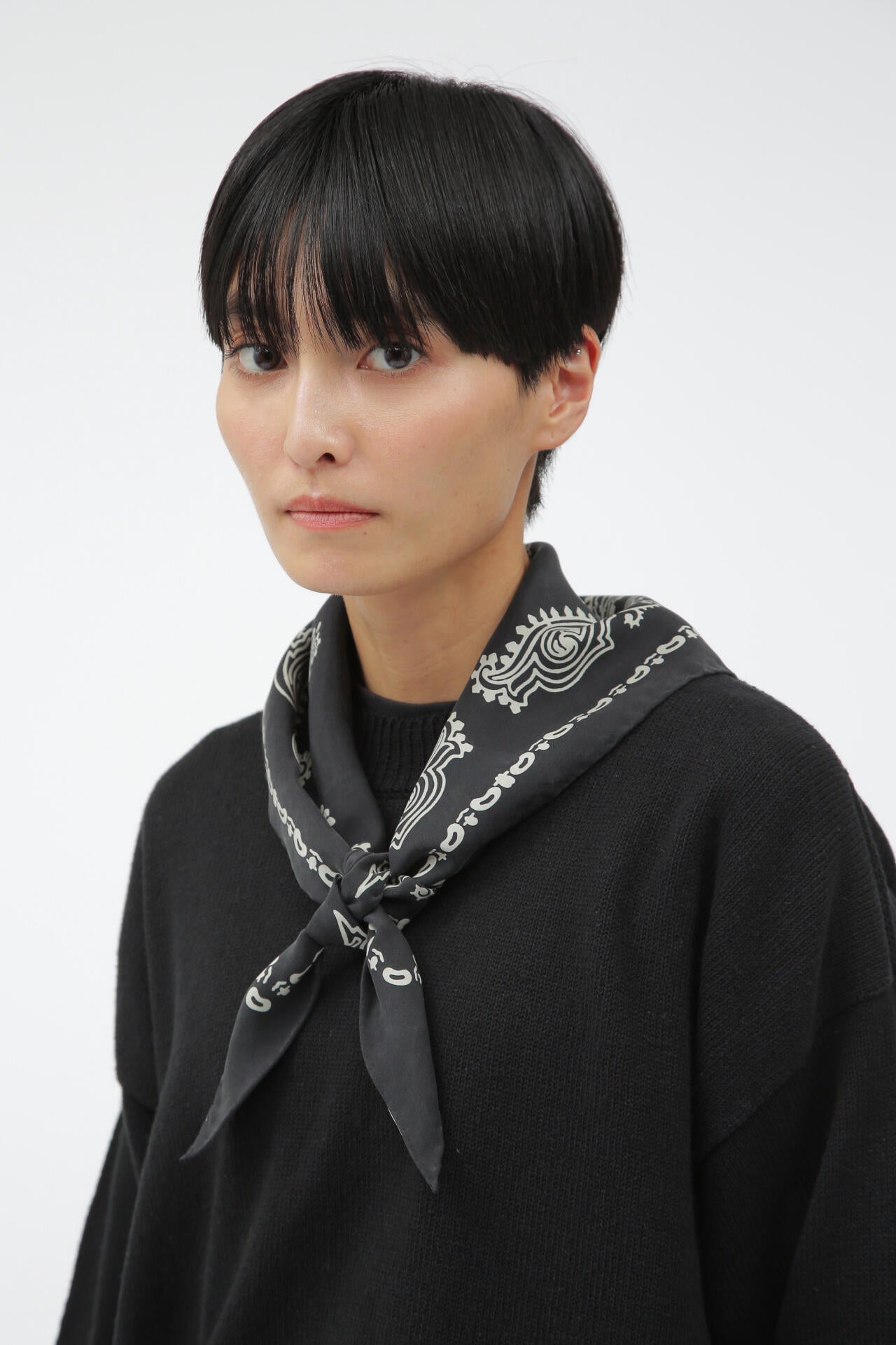 GRAPHIC BANDANA SCARF | MARGARET HOWELL（マーガレット・ハウエル
