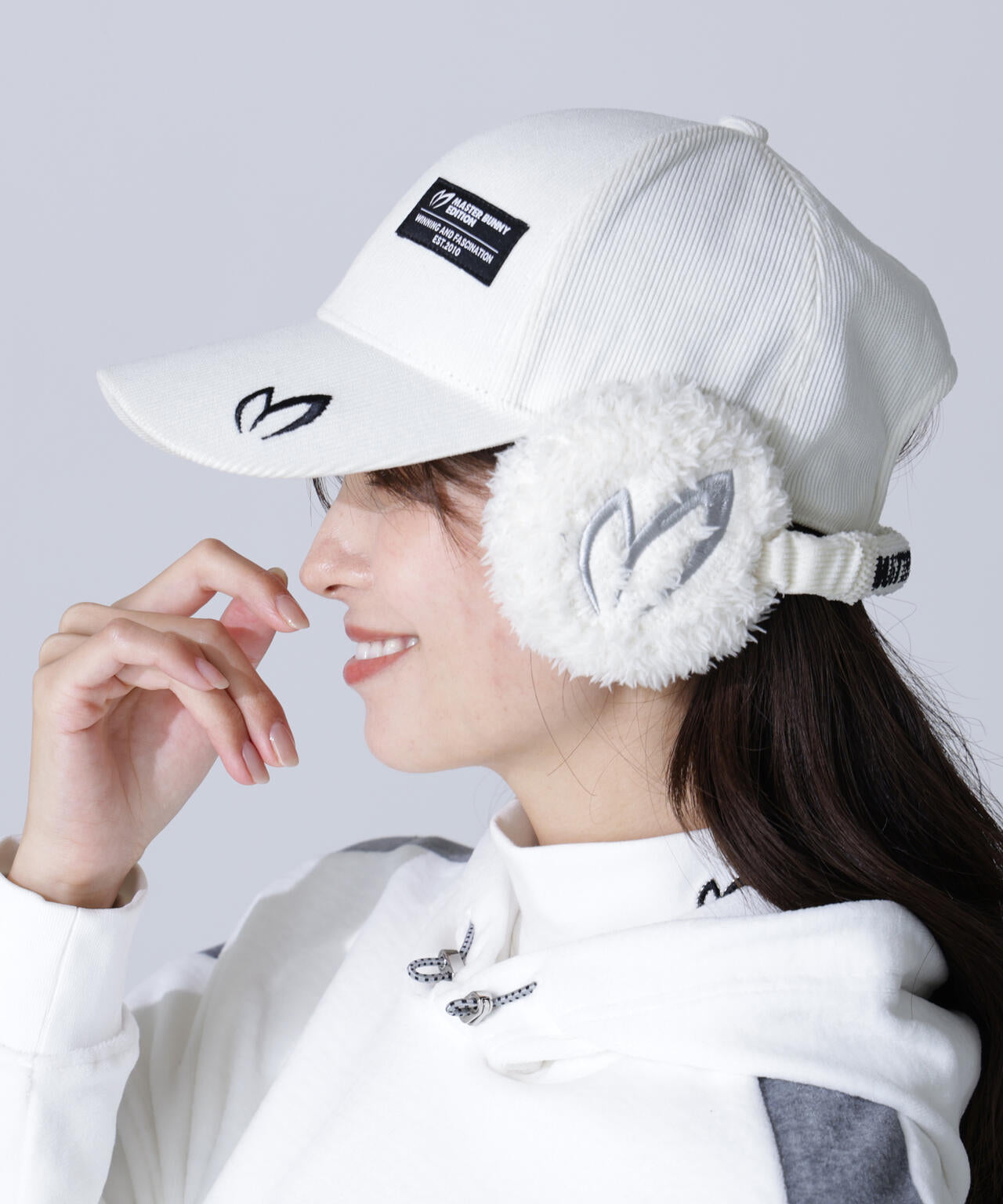 イヤーマフ付きキャップ (UNISEX) | MASTER BUNNY EDITION（マスター