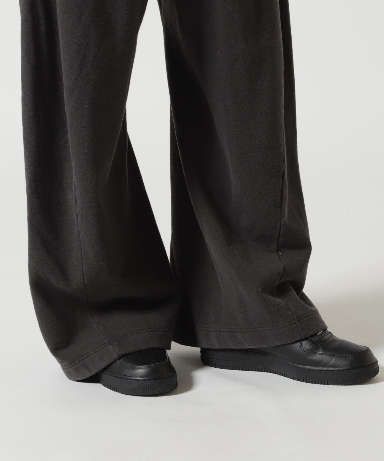 NVRFRGT(ネバーフォーゲット）3D TWISTED LOUNGE WIDE PANTS | B'2nd