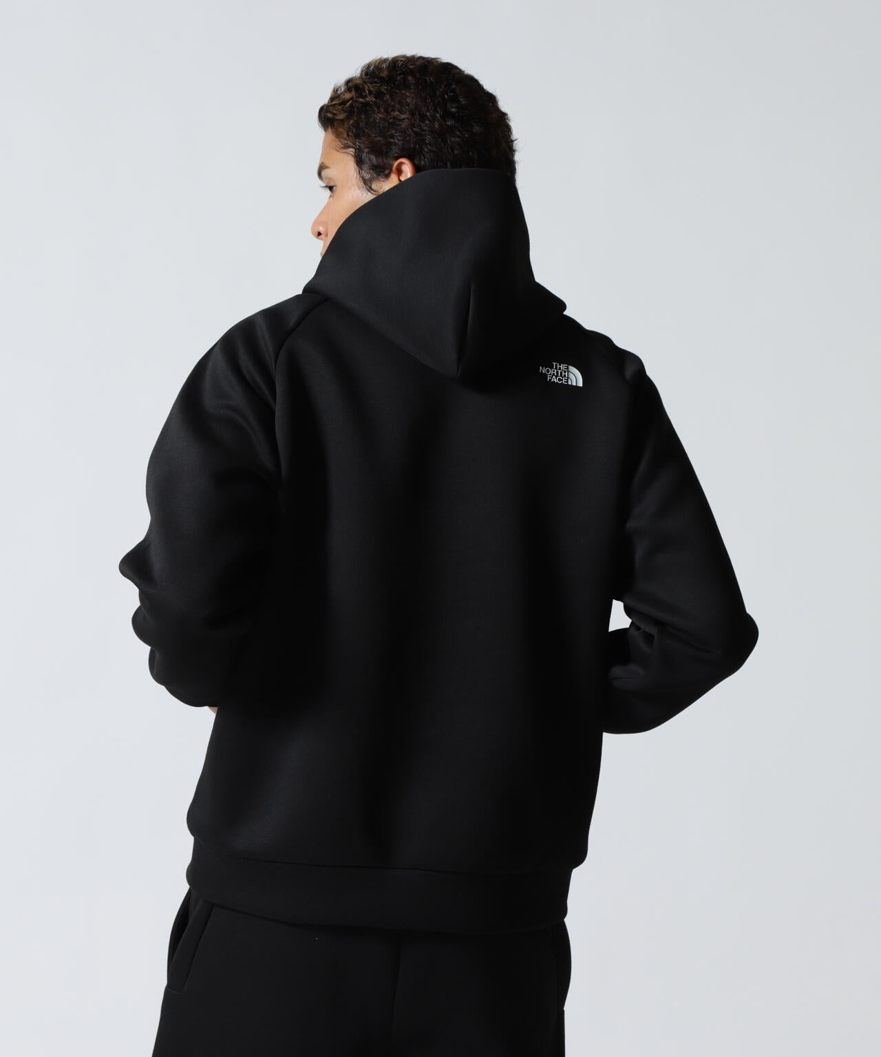 THE NORTH FACE (ザ・ノース・フェイス）Tech Air Sweat Hoodie | B
