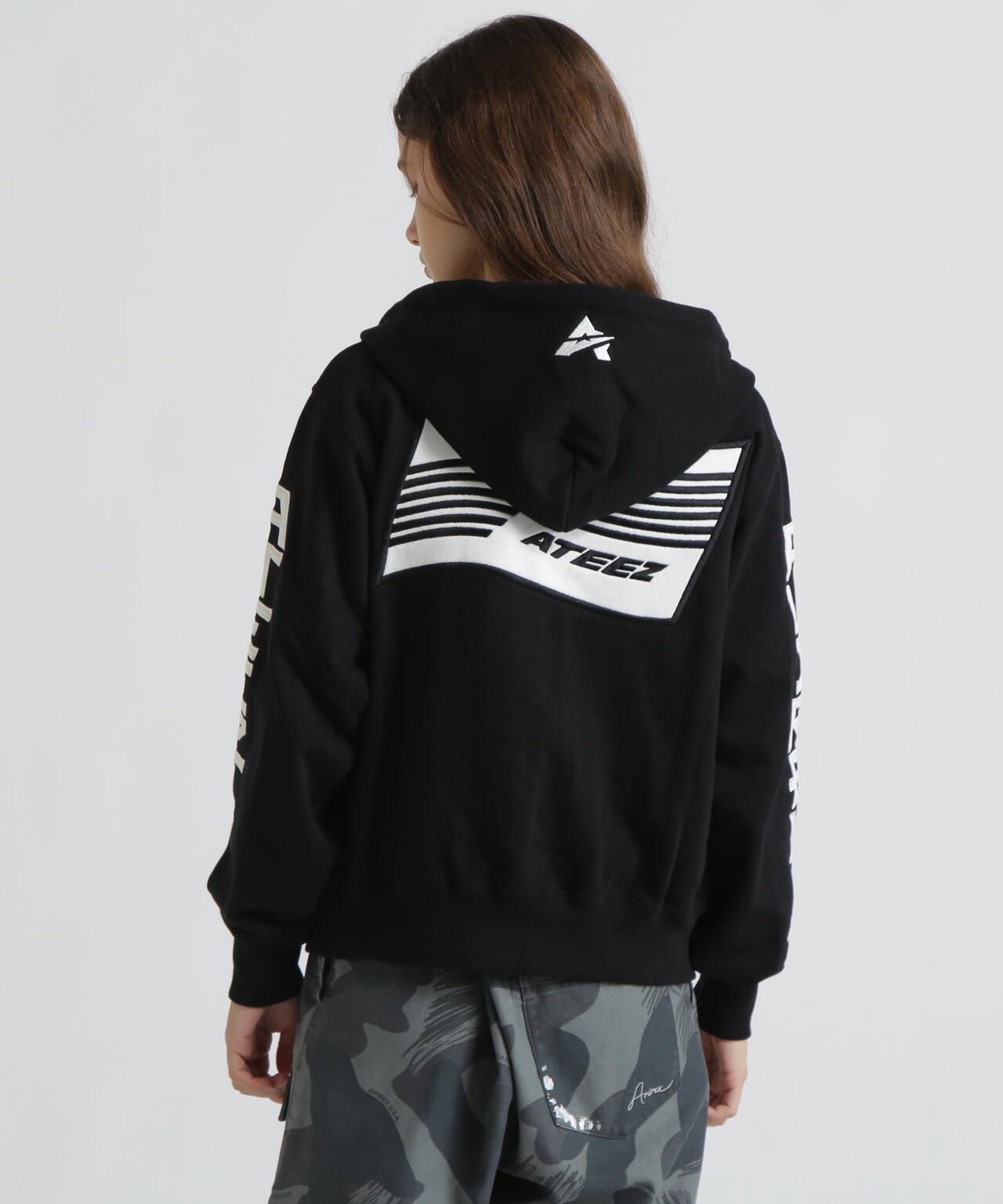 AVIREX × ATEEZ / SLEEVE LOGO PARKA | AVIREX（アヴィレックス