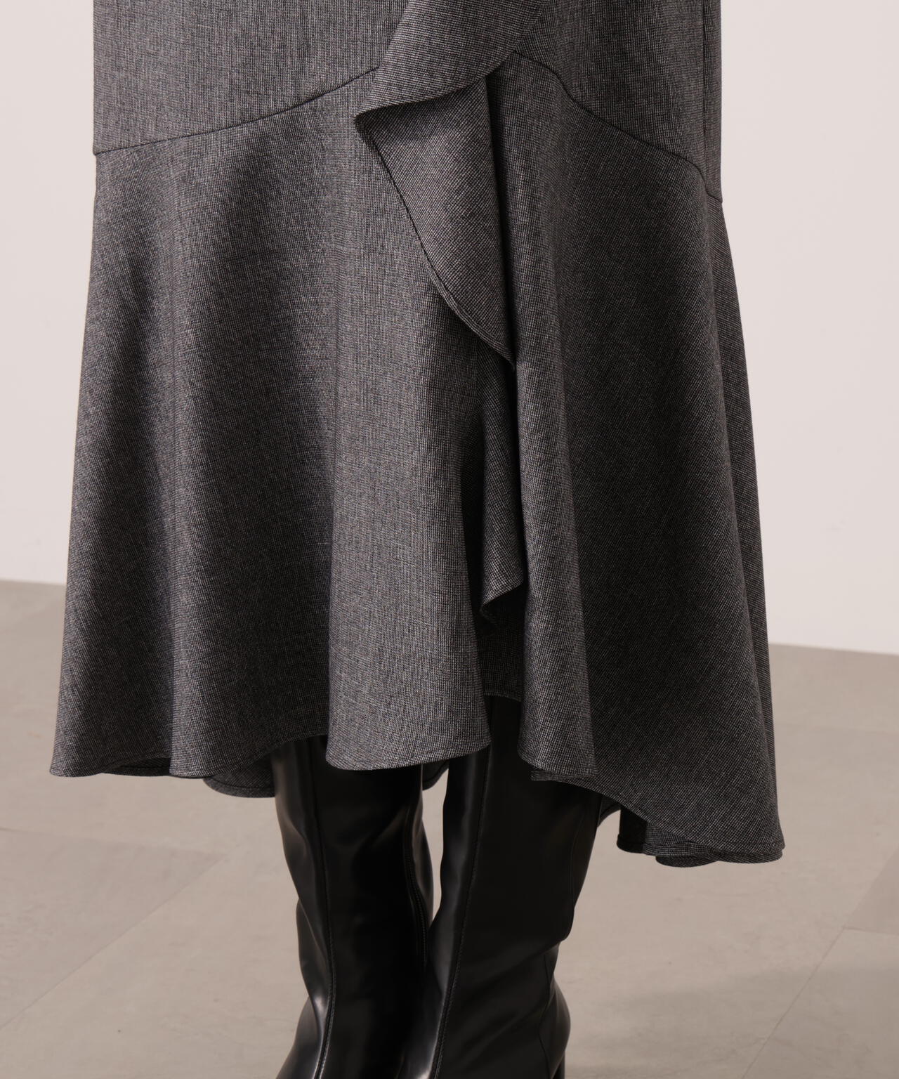 加藤栞さん着用】ラッフルディテールスカート | PROPORTION BODY