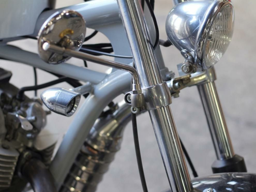 ヤマハ SR400/500 新型ニールックミラーブラケット モーターロック