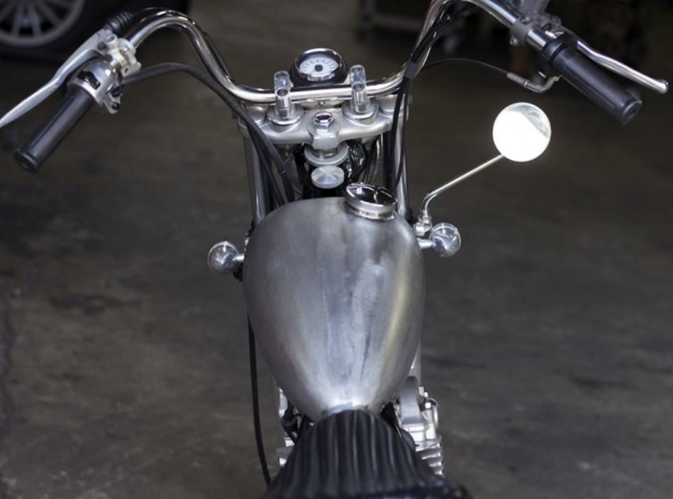 ヤマハ SR400/500 マスタングタンクキット ローマウント モーター