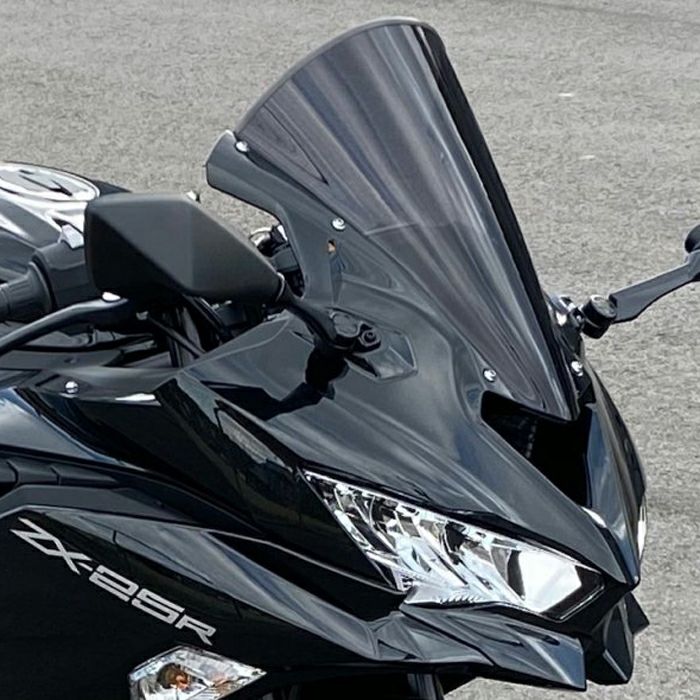 カワサキ ニンジャ ZX-25R カーボン・フロントスプロケットカバー