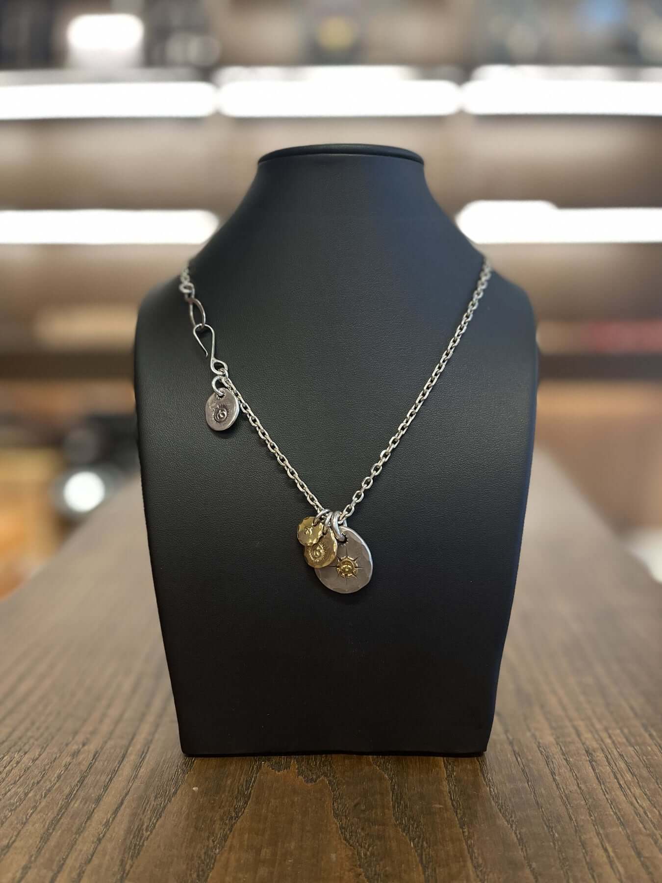 Goros Metal Pendant Setup - Native Feather | 日本のGoro's専門店