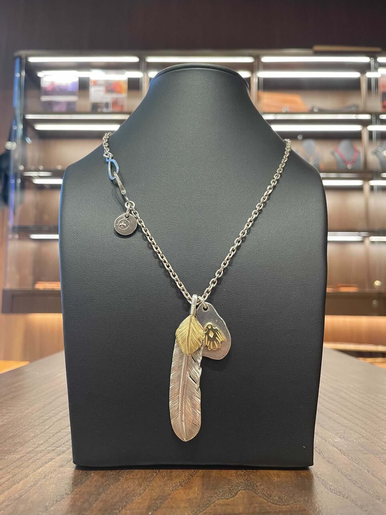 Goros Gold Top Feather With Metal Pendant Setup - Native Feather
