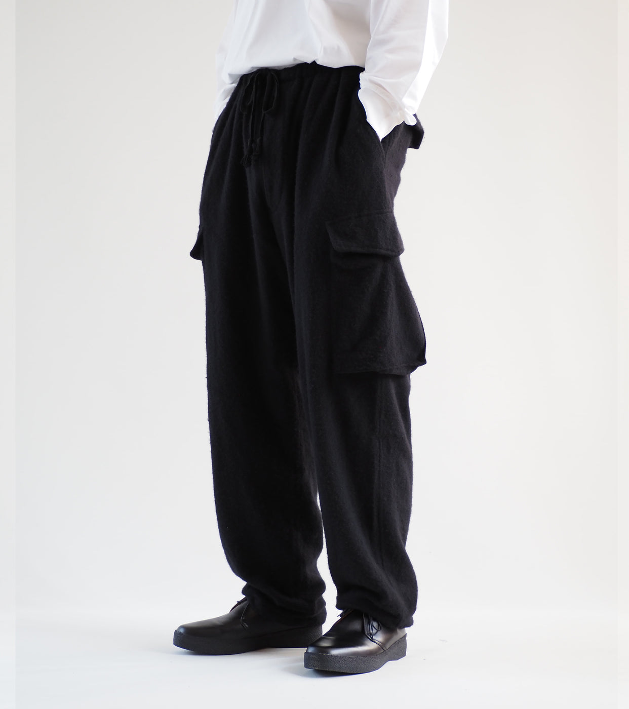 COMOLI 縮絨ウール 6P パンツ,Black – Navyblue
