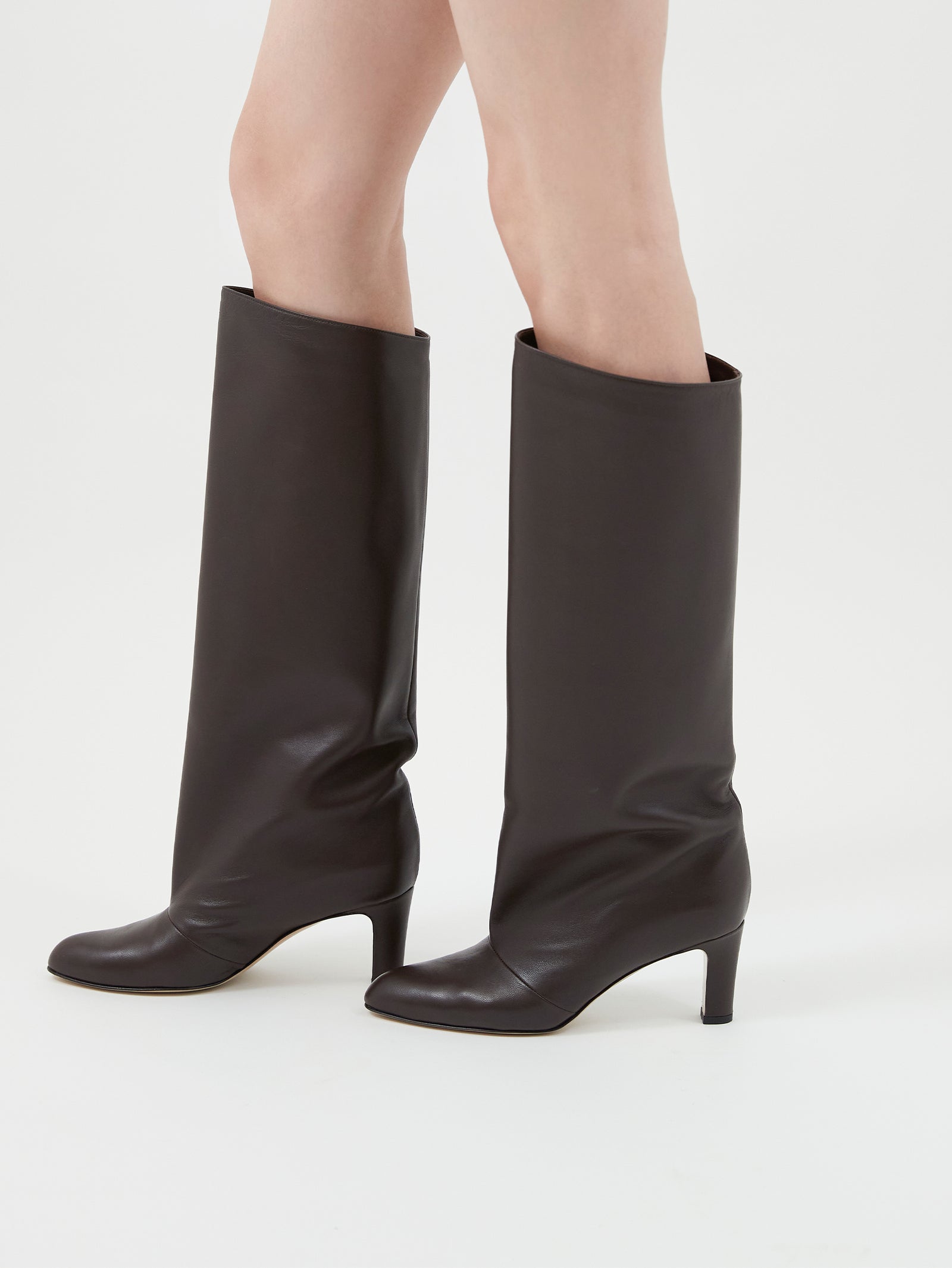 BOOT_BROWN_1_1600x.jpg?v=