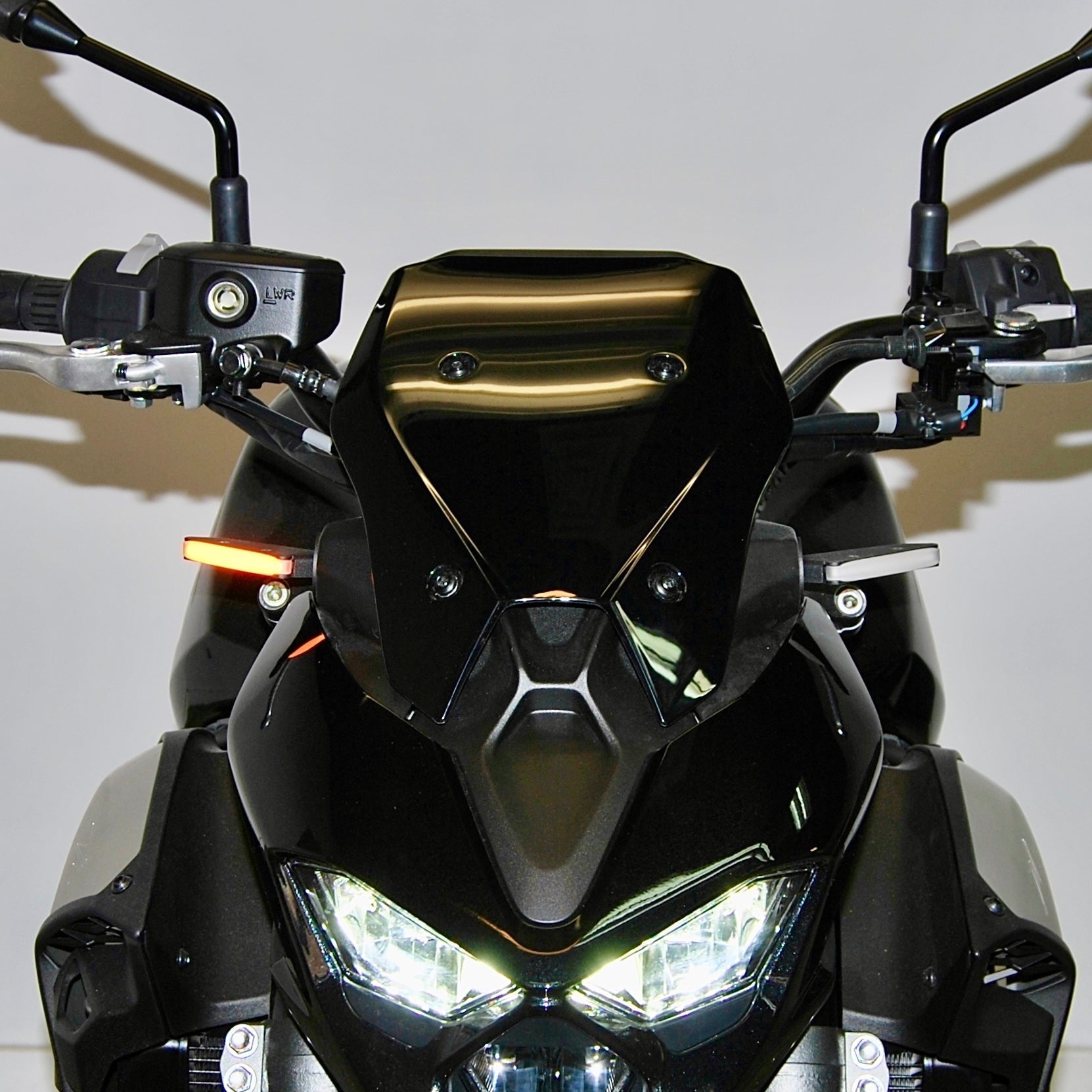 2024KawasakiZ900FrontTurnSigna