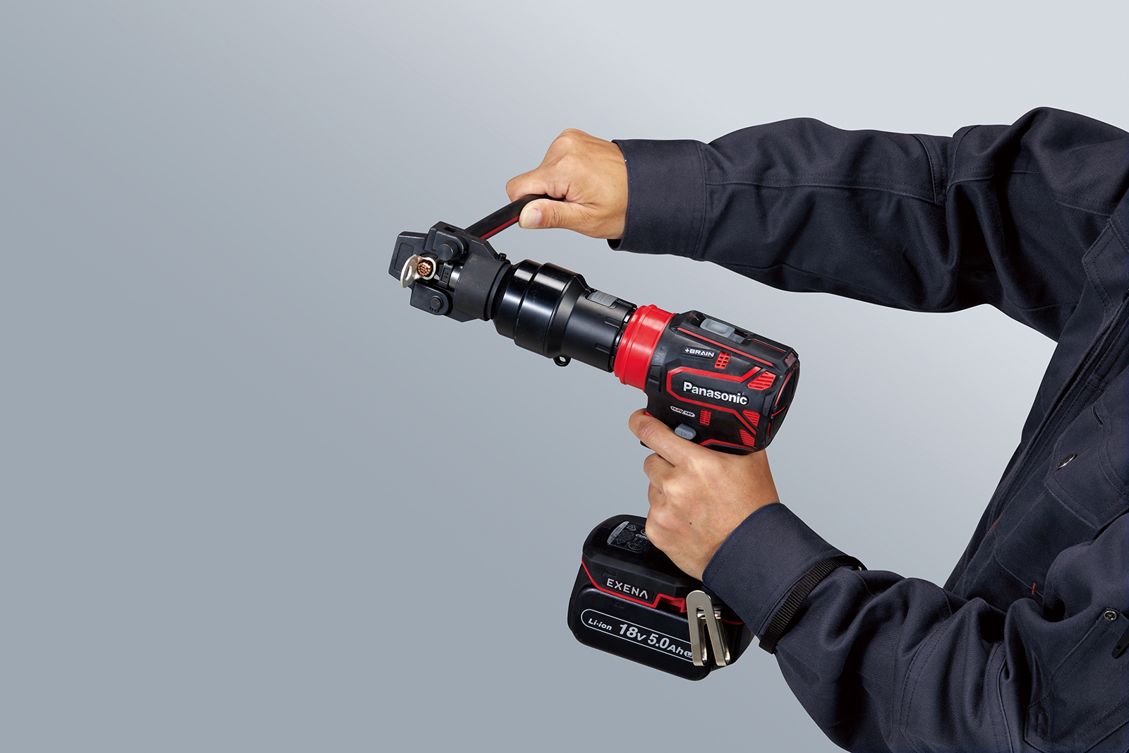 アタッチメント対応ドリルドライバー作業領域拡大で新登場 | 新製品