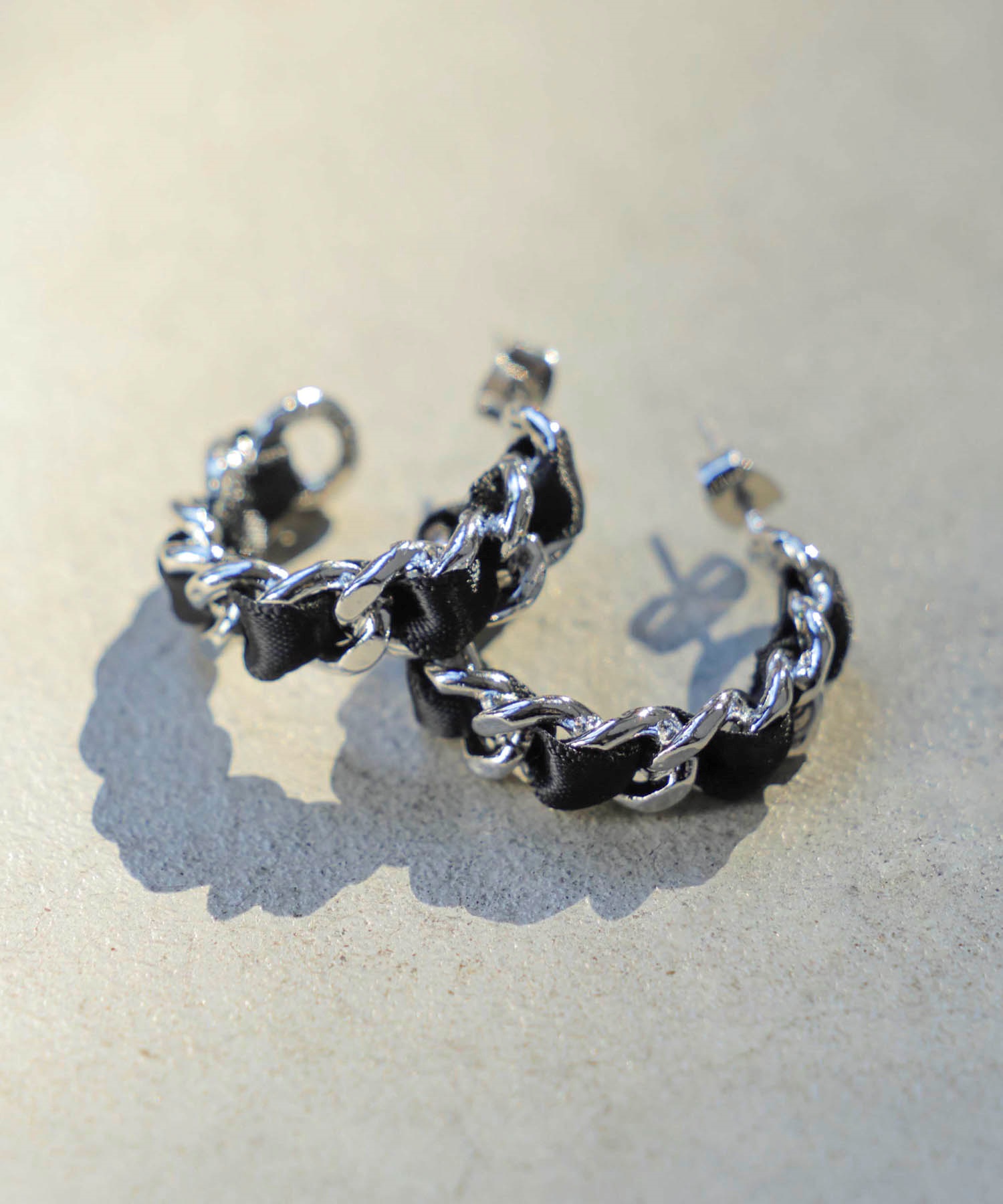リボンチェーンフープピアス | ピアス | NOELA OFFICIAL WEB STORE