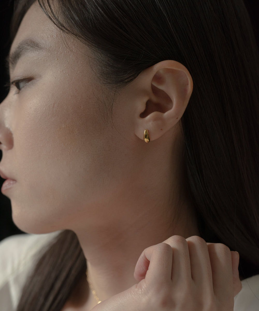 Tiny-Drop-Pierce_Stainless_-
