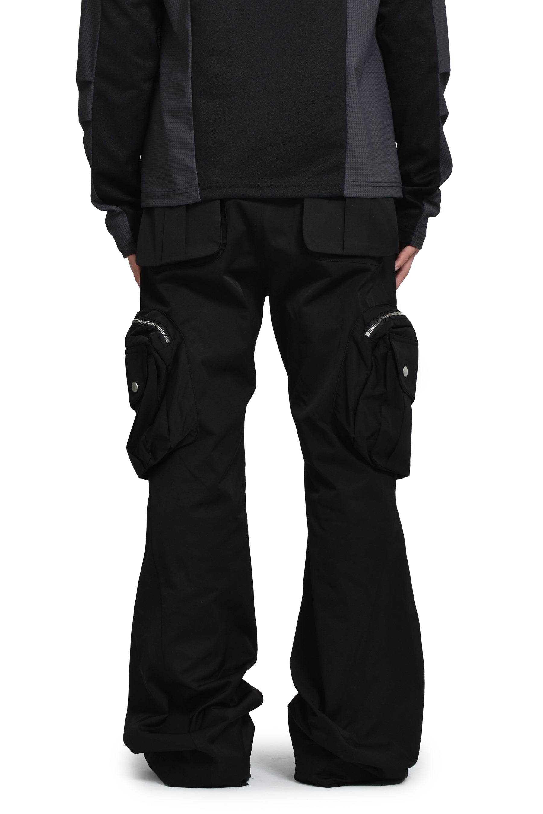 FFFPOSTALSERVICE SS25 FLARE CARGO V5 / BLK - NUBIAN