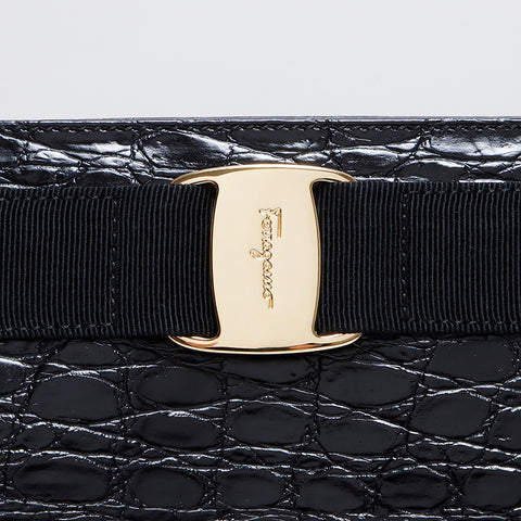 サルヴァトーレフェラガモ Salvatore Ferragamo 型押しレザー