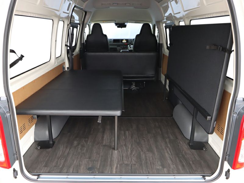 ハイエース キャラバン タウンエース NV200バネット ランクル300