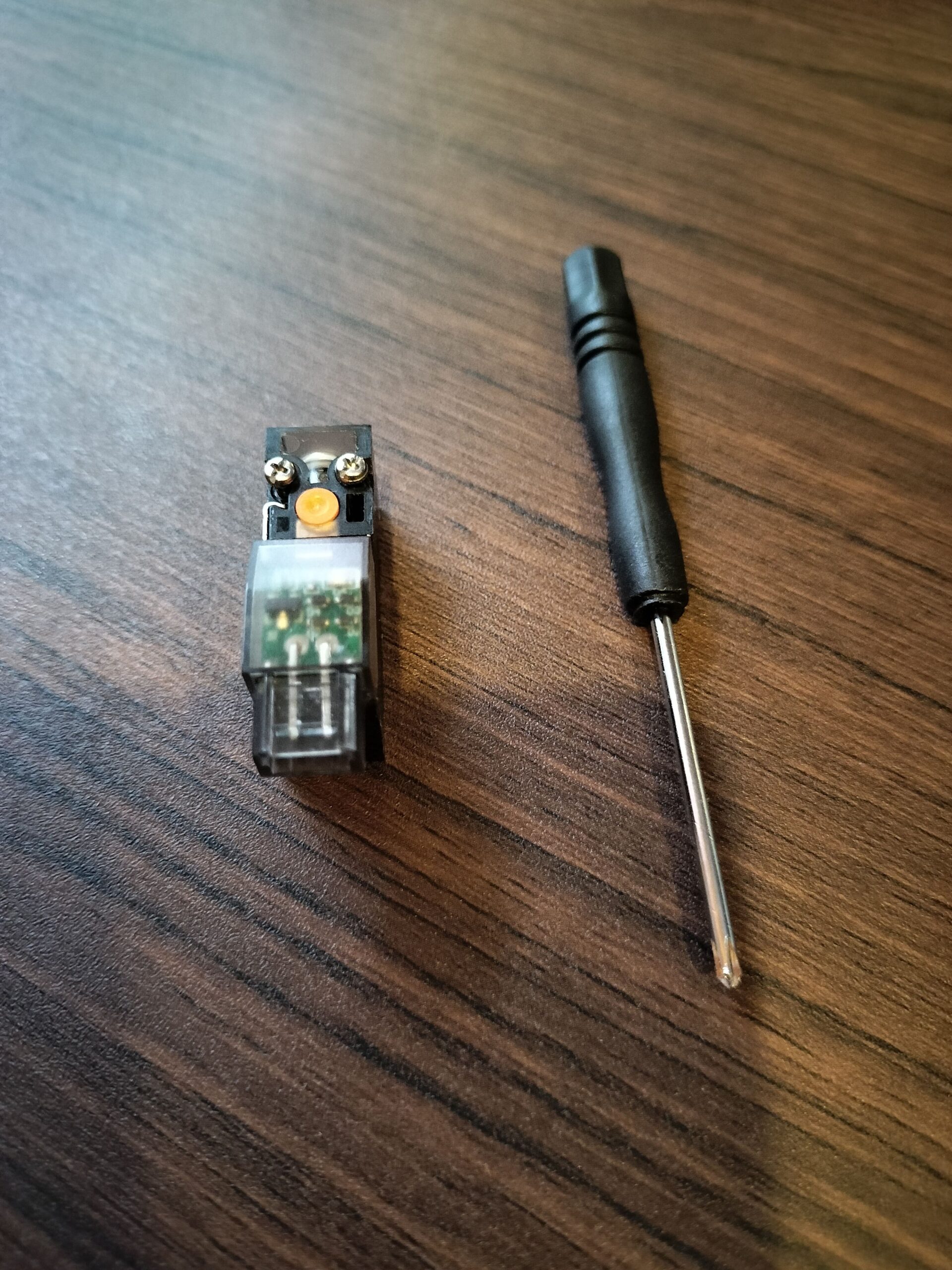 HaruDesignのPRO-D805sの電磁弁が壊れてco2がちょっとだけ出続けるので