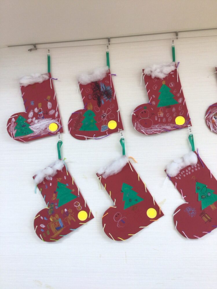 クリスマスブーツを作ったよ(4歳) - 高島おひさまこども園｜岡山市中区