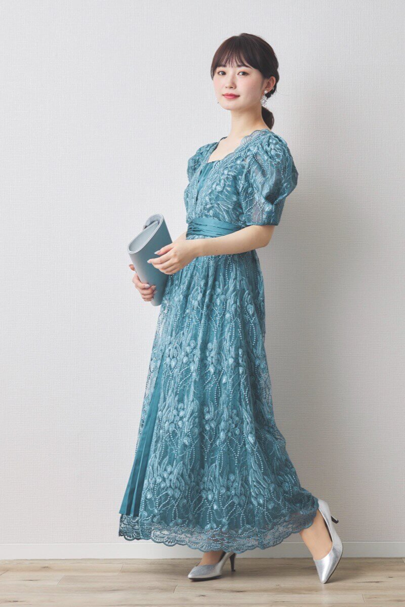 ブルーのレイヤードシャイニーグラスドレス[M] LILY BROWNのレンタル