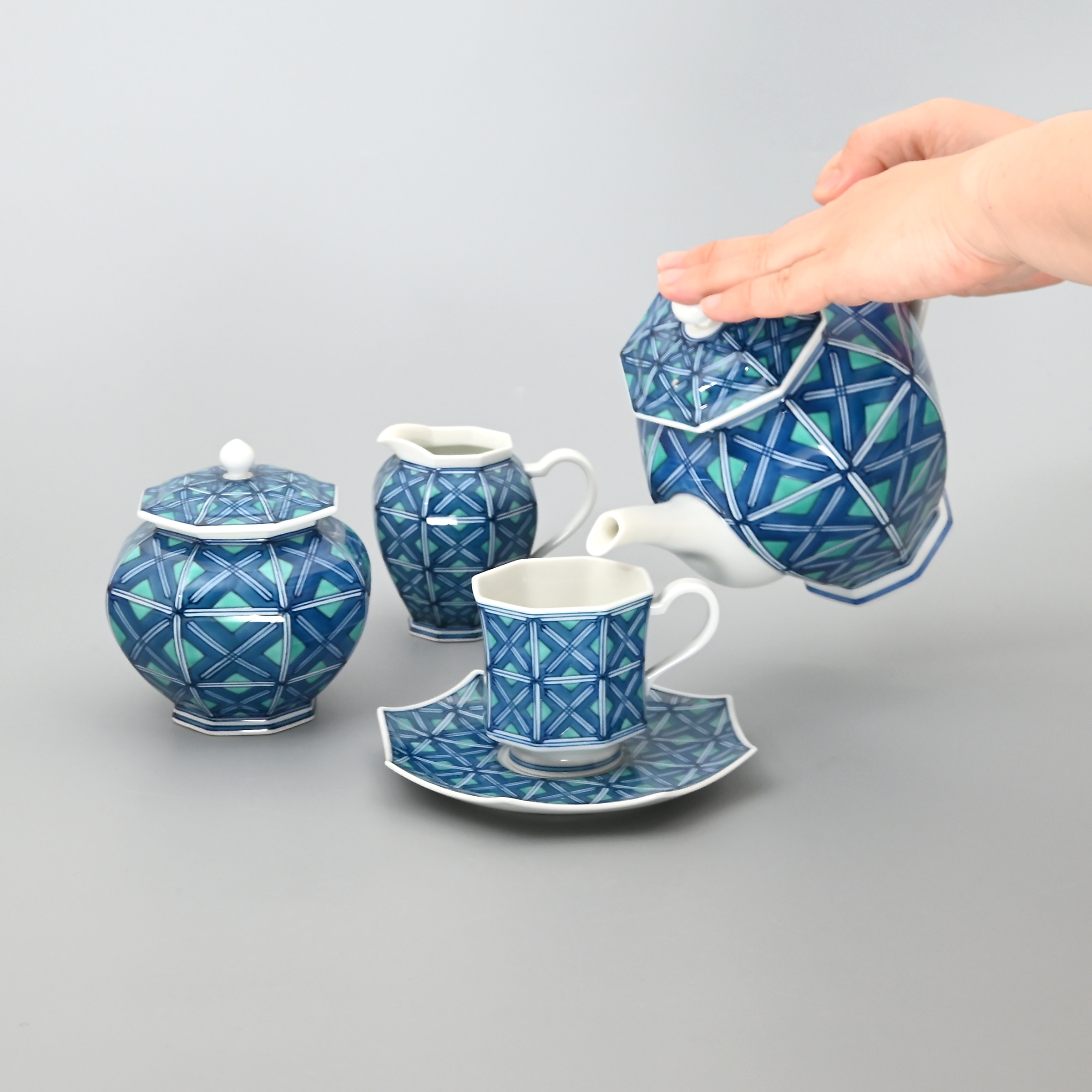 青華緑彩更紗文）コーヒーカップ＆ソーサー|有田焼の老舗-香蘭社