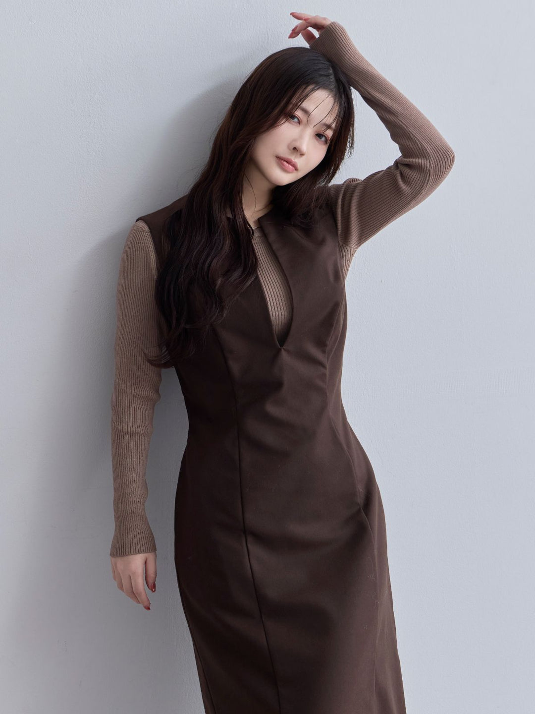 キーネックジャンパースカート：ダークブラウン│胸が大きな女性のため
