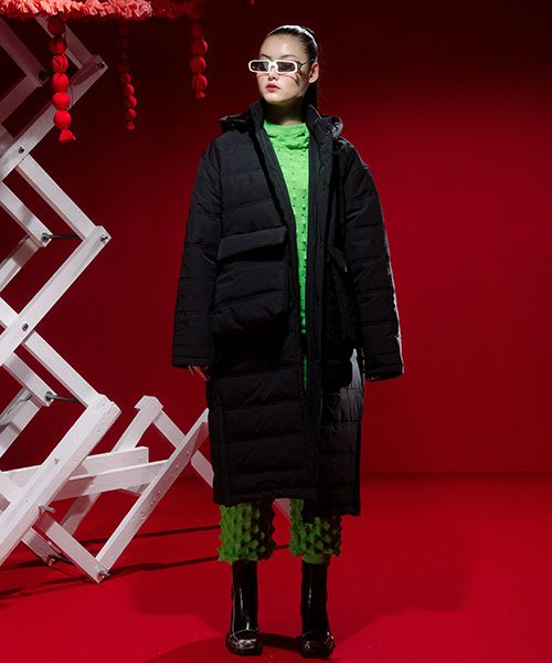HENRIK VIBSKOV ヘンリックヴィブスコフ SHORT DOWN JACKET [Caviar]