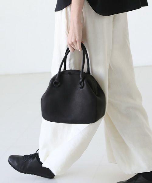 Mochi モチ mini gama bag [black]