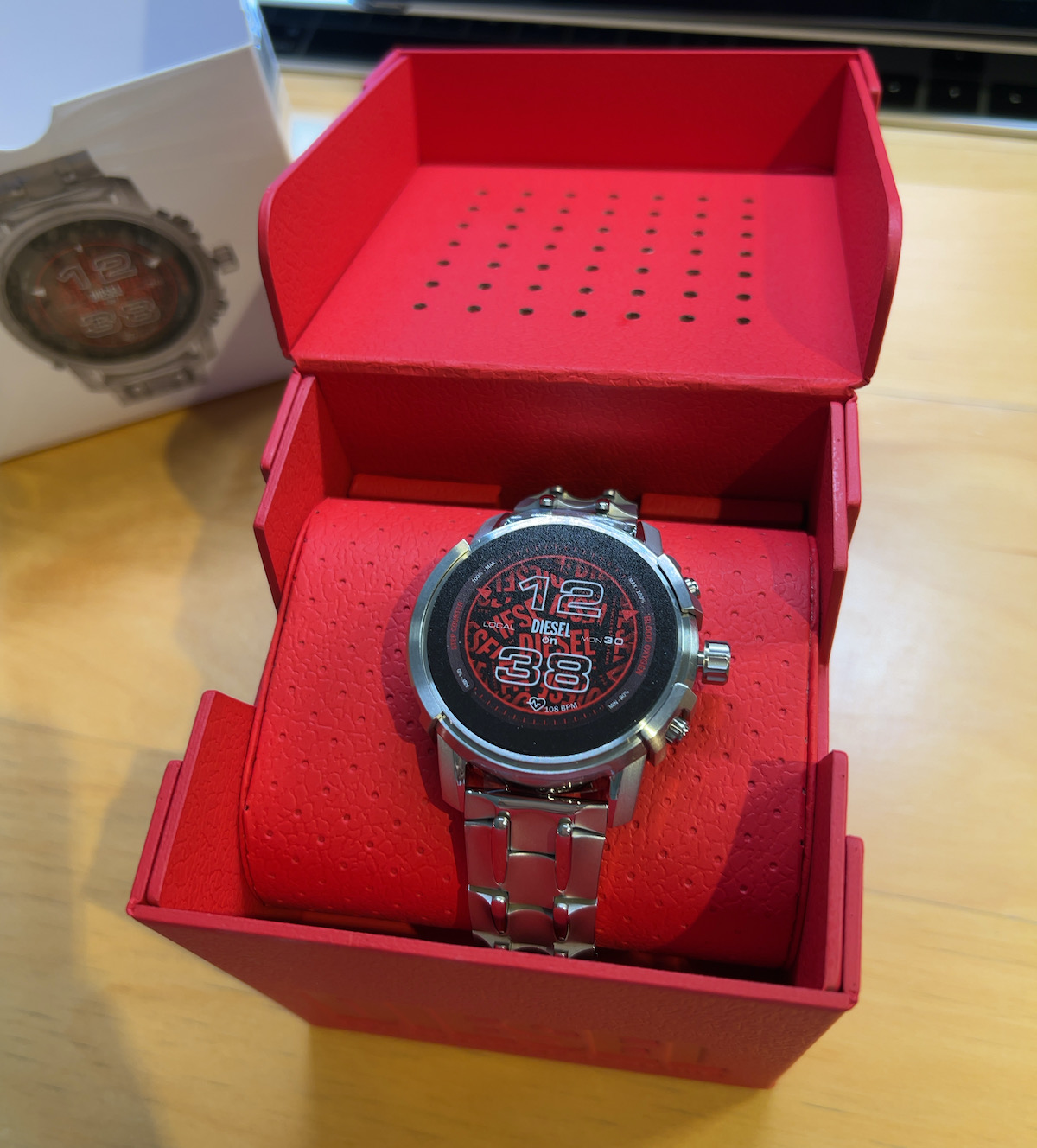 ついに出た、DieselのWear OS 3スマートウォッチ「THE GRIFFED GEN 6