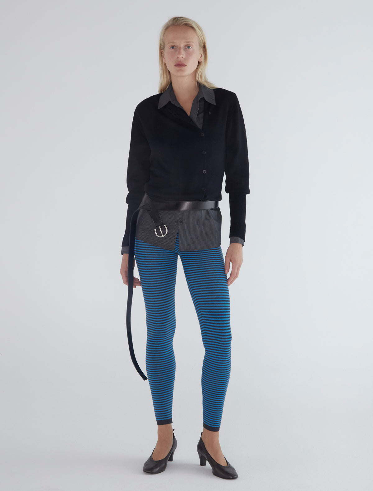 GISELA-Negro – paloma wool