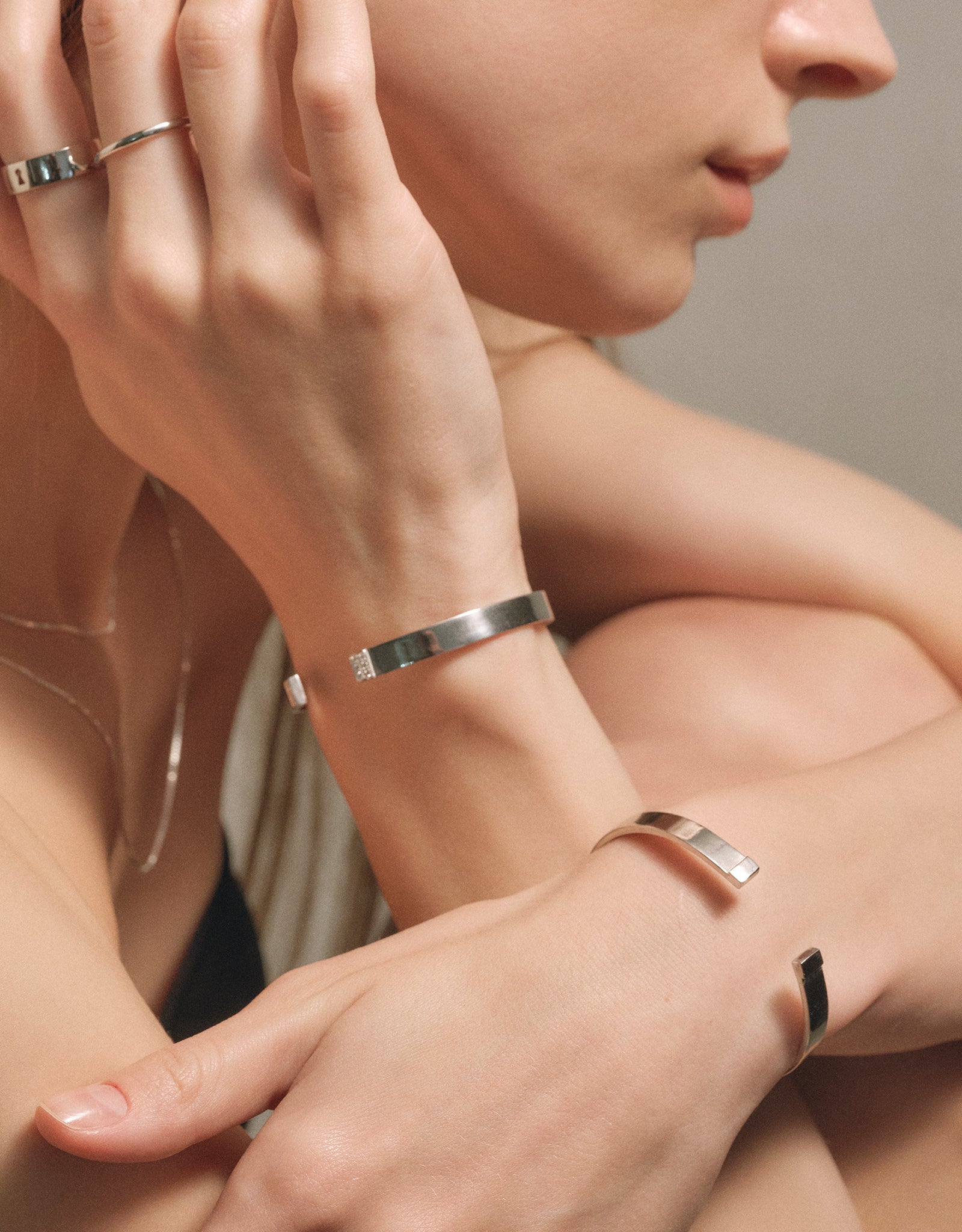 アパルトモンMARIA RUDMAN SILVER BIG BANGLE